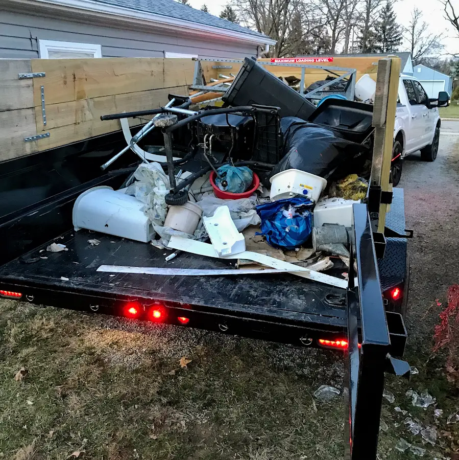 Roll-off dumpster delivered to a residential driveway in Pequea